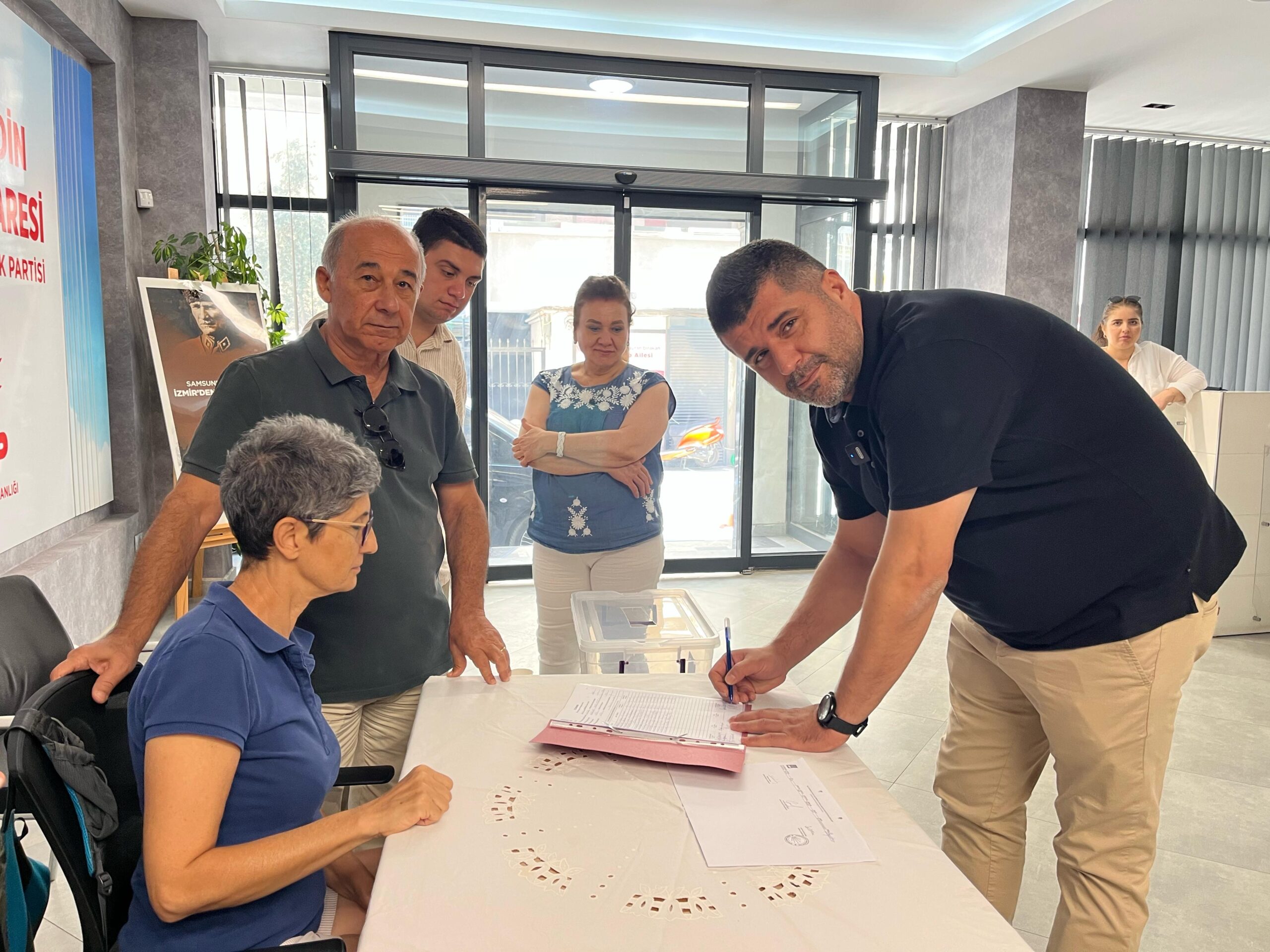CHP İzmir İl Başkanvekili Barış Özdemir, mahalle delege seçimlerini “demokrasi