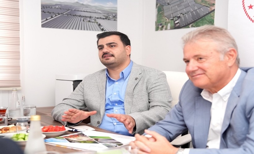 AK Parti Genel Sekreteri ve İzmir Milletvekili Eyyüp Kadir İnan,