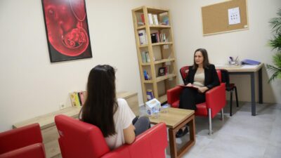 Bayraklı Belediyesi, dezavantajlı grupların hukuki haklarına erişimini kolaylaştırmak amacıyla İzmir