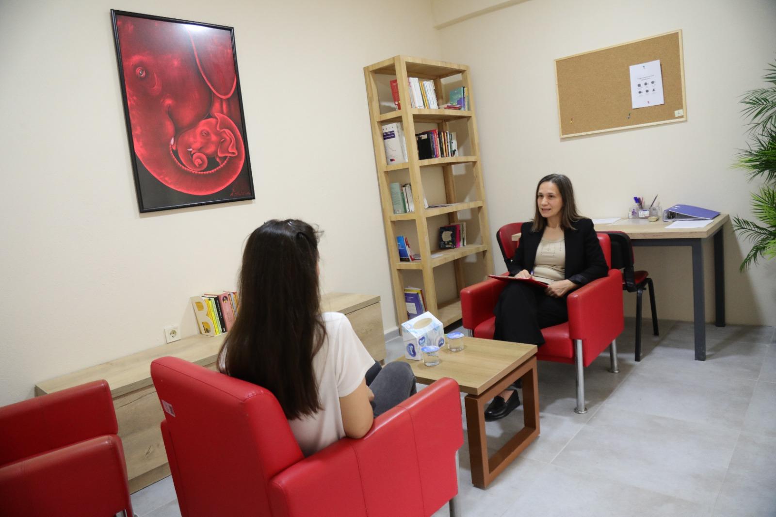 Bayraklı Belediyesi, dezavantajlı grupların hukuki haklarına erişimini kolaylaştırmak amacıyla İzmir