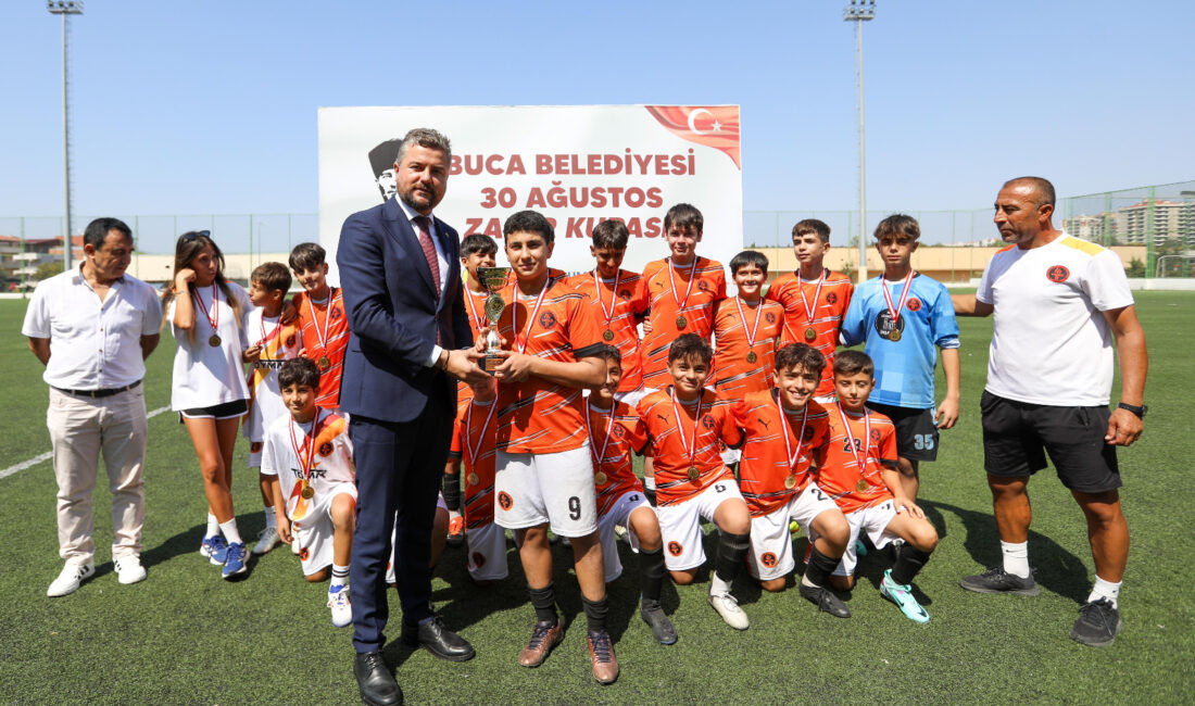 Buca Belediyesi, 30 Ağustos Zafer Bayramı haftasında 20 amatör futbol