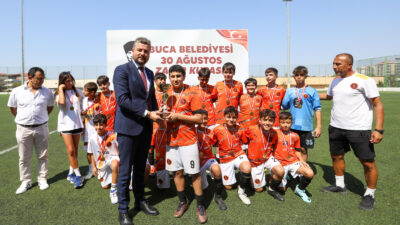 Buca Belediyesi, 30 Ağustos Zafer Bayramı haftasında 20 amatör futbol