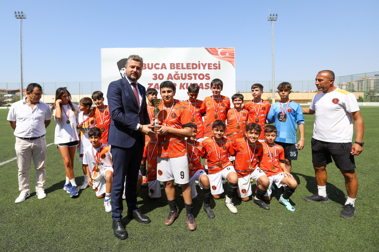 Buca Belediyesi, 30 Ağustos Zafer Bayramı haftasında 20 amatör futbol