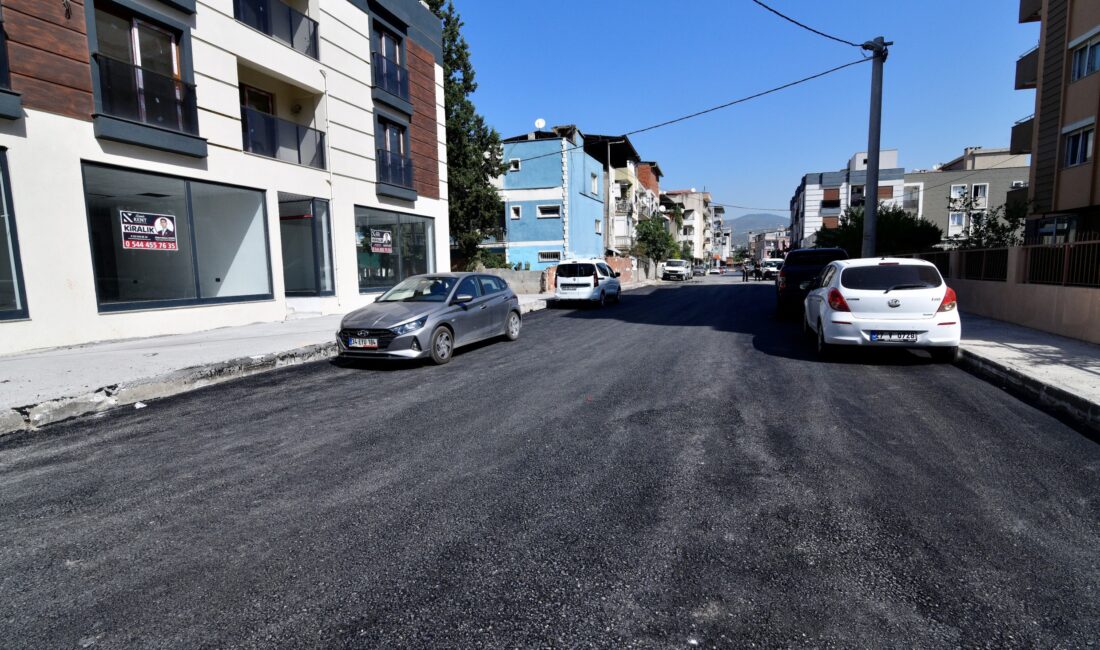 Bornova Belediyesi Fen İşleri Müdürlüğü ekipleri, hem merkezde hem de