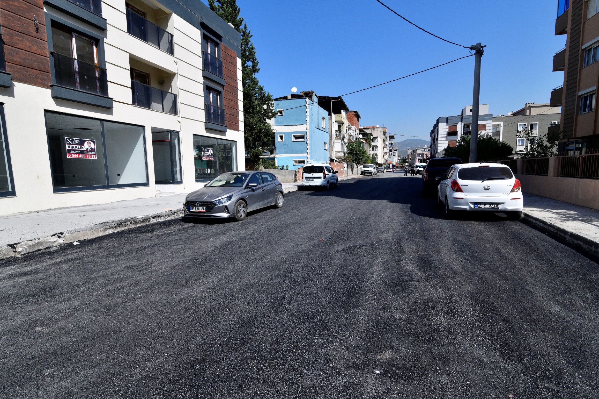 Bornova Belediyesi Fen İşleri Müdürlüğü ekipleri, hem merkezde hem de