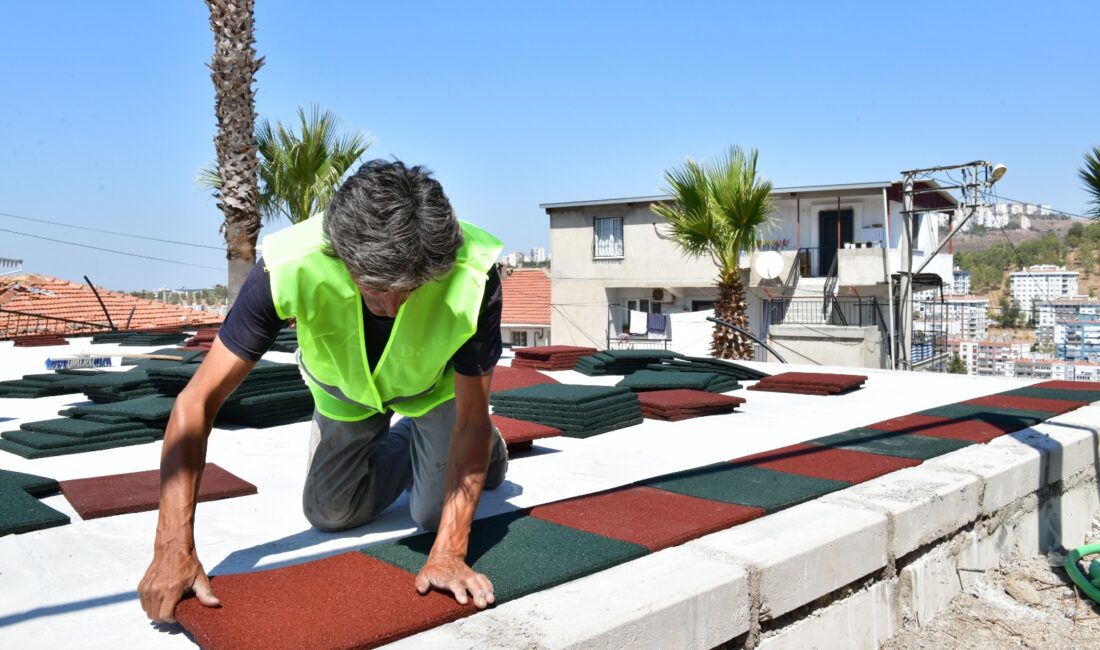 Çiğli Belediyesi, mahallelerde yol, temizlik ve parke taşı döşeme çalışmalarına