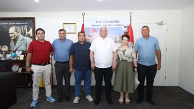 Menderes Belediye Başkanı İlkay Çiçek, Muhtarlar Derneği’yle bir araya gelerek
