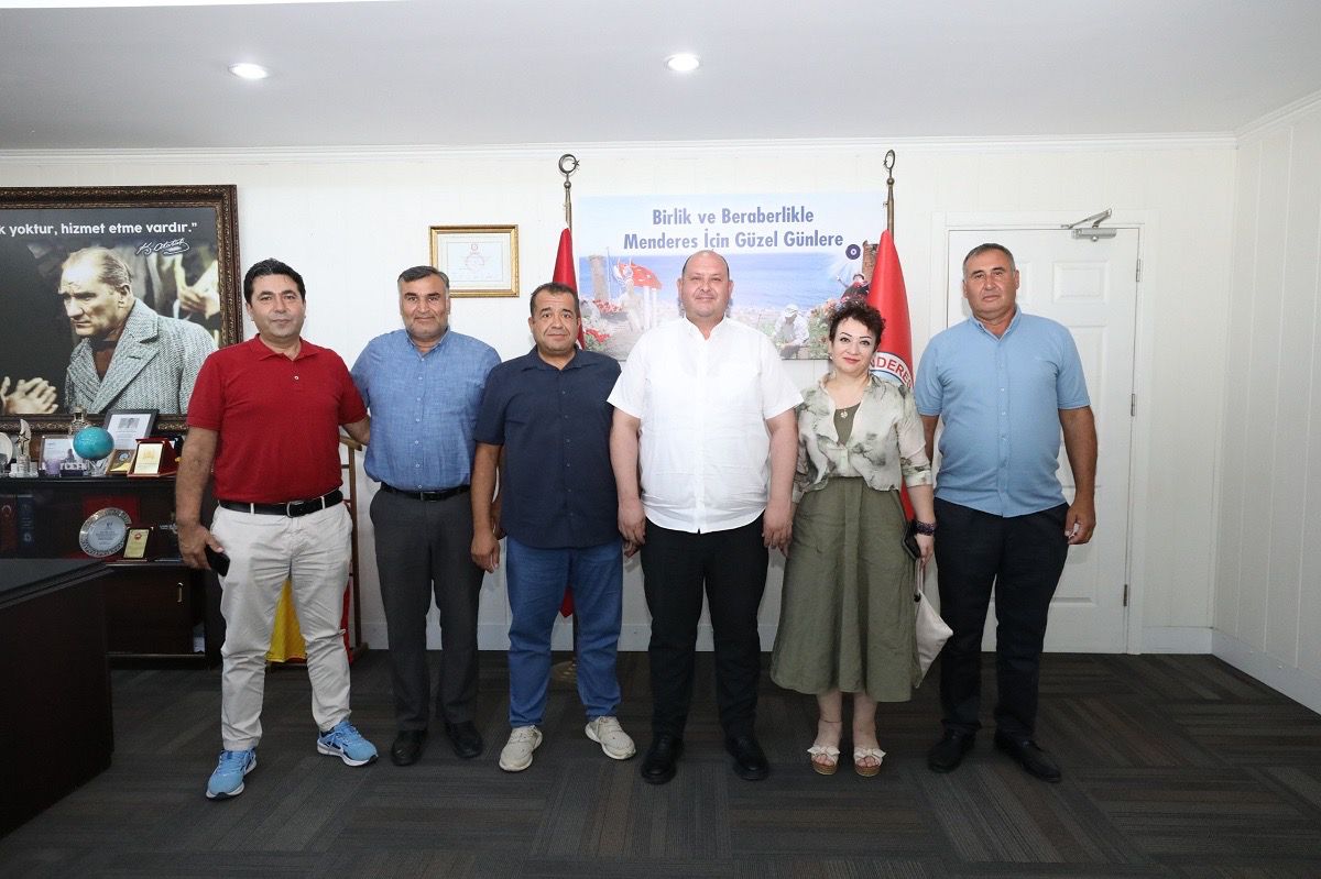 Menderes Belediye Başkanı İlkay Çiçek, Muhtarlar Derneği’yle bir araya gelerek