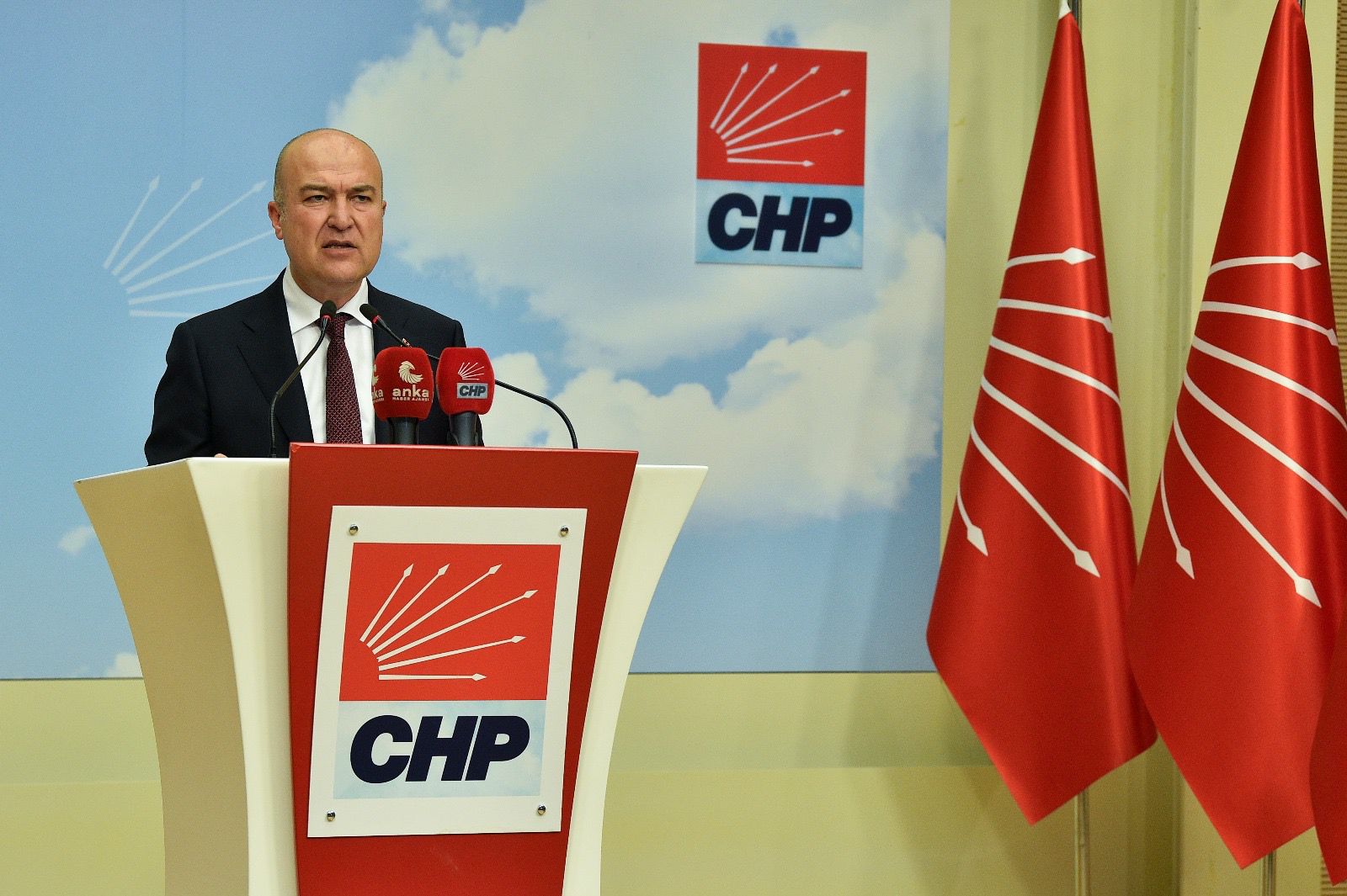 Yatırım yoluyla vatandaşlıkta skandal iddialar büyüyor. CHP, sahte belgelerle vatandaşlık