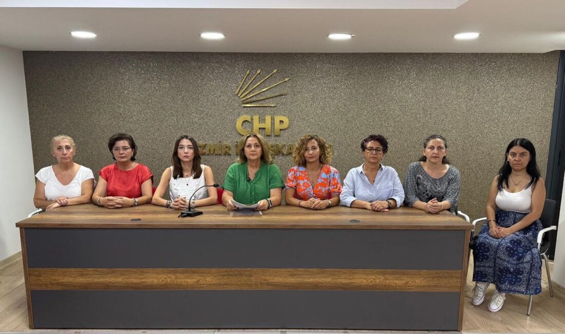 CHP İzmir Kadın Kolları, “Kadınlar olmadan kurtuluş yok” diyerek iktidarı