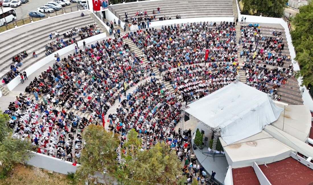 Uzun süredir atıl durumda olan Zeki & Metin Amfi Tiyatro,