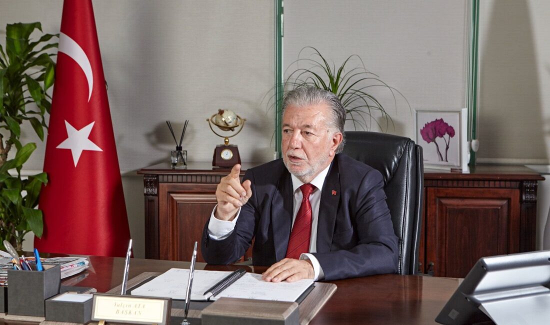 İzmir esnafından zam kararına sert tepki: “Anahtarlarımızı kapıya bırakacağız” Esnafın göçü kaçınılmaz göründüğü Konak’ta, sektör temsilcileri ve siyasetçiler zamların