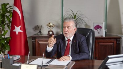 Esnafın göçü kaçınılmaz göründüğü Konak’ta, sektör temsilcileri ve siyasetçiler zamların