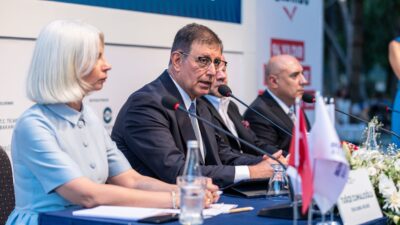İzmir Büyükşehir Belediye Başkanı Cemil Tugay, 94. İzmir Enternasyonal Fuarı’nın