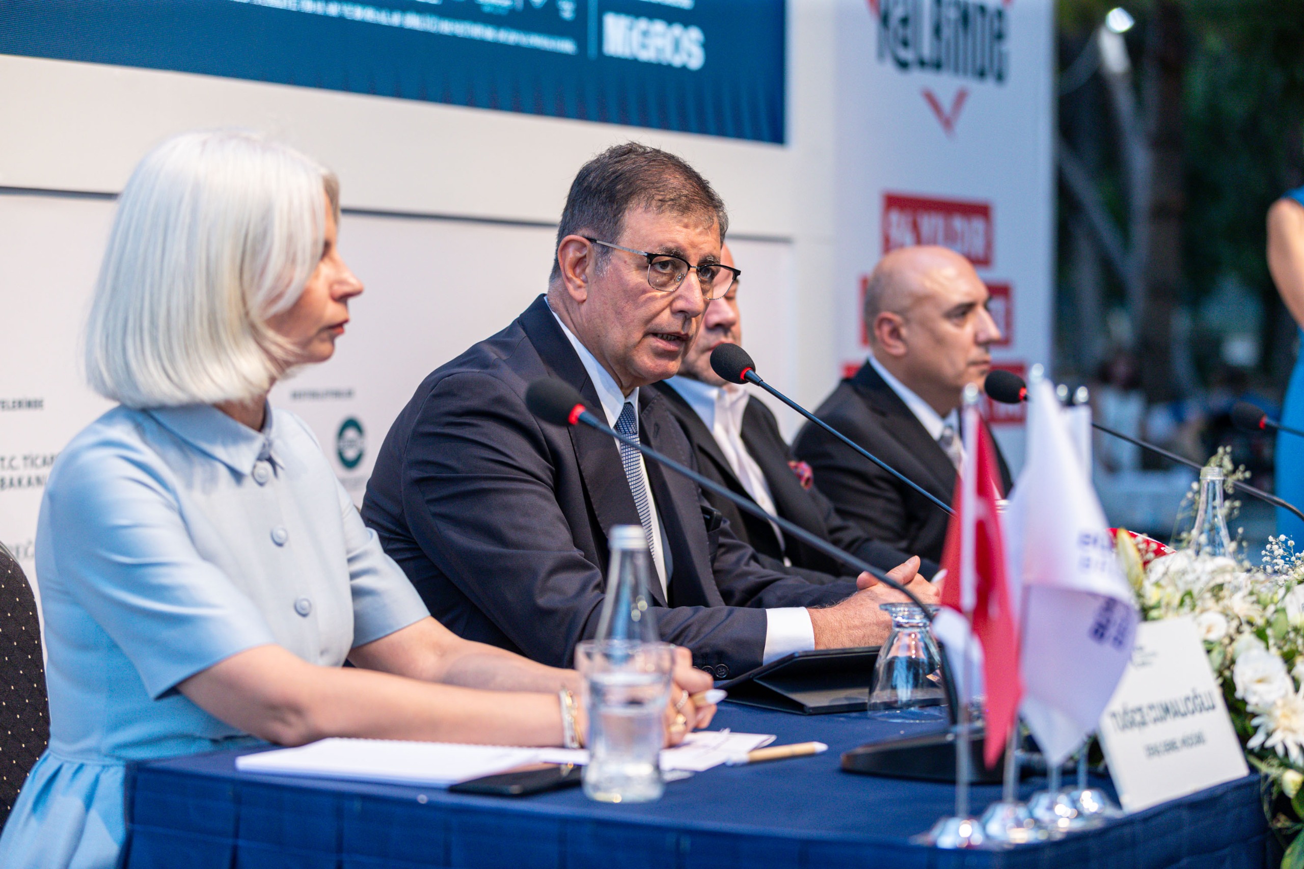 İzmir Büyükşehir Belediye Başkanı Cemil Tugay, 94. İzmir Enternasyonal Fuarı’nın