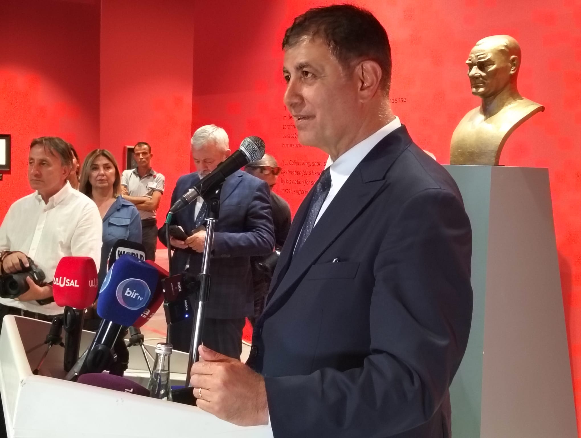 İzmir Büyükşehir Belediyesi ve Folkart iş birliğiyle Kültürpark Atlas Pavyonu'nda