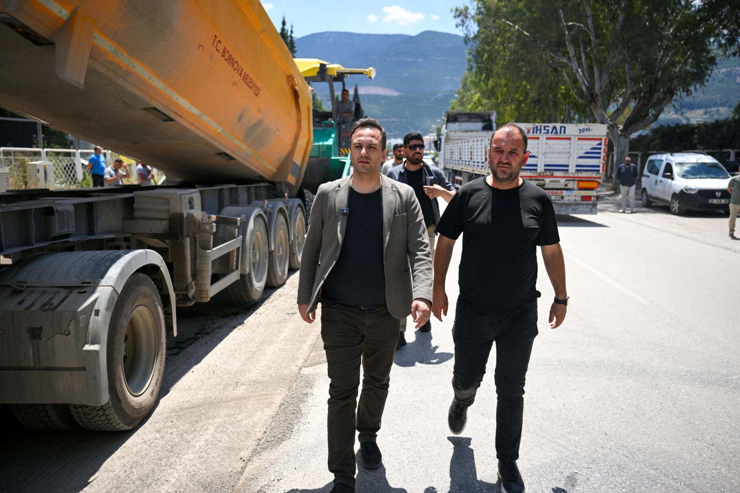 Bornova Belediyesi, Kemalpaşa Caddesi’nden Pınarbaşı merkezine uzanan Pınar Caddesi’ni 4
