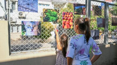 Bornova Belediyesi Hobi ve Beceri Edindirme Merkezi’nde fotoğraf eğitimi alan