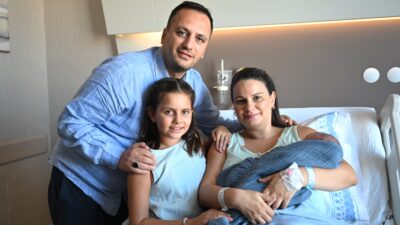 Bir kız çocuk sahibi olan Bornova Belediye Başkanı Ömer Eşki