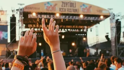 Yer ve tarihleri üç kez değiştirilen Zeytinli Rock Festivali, bu