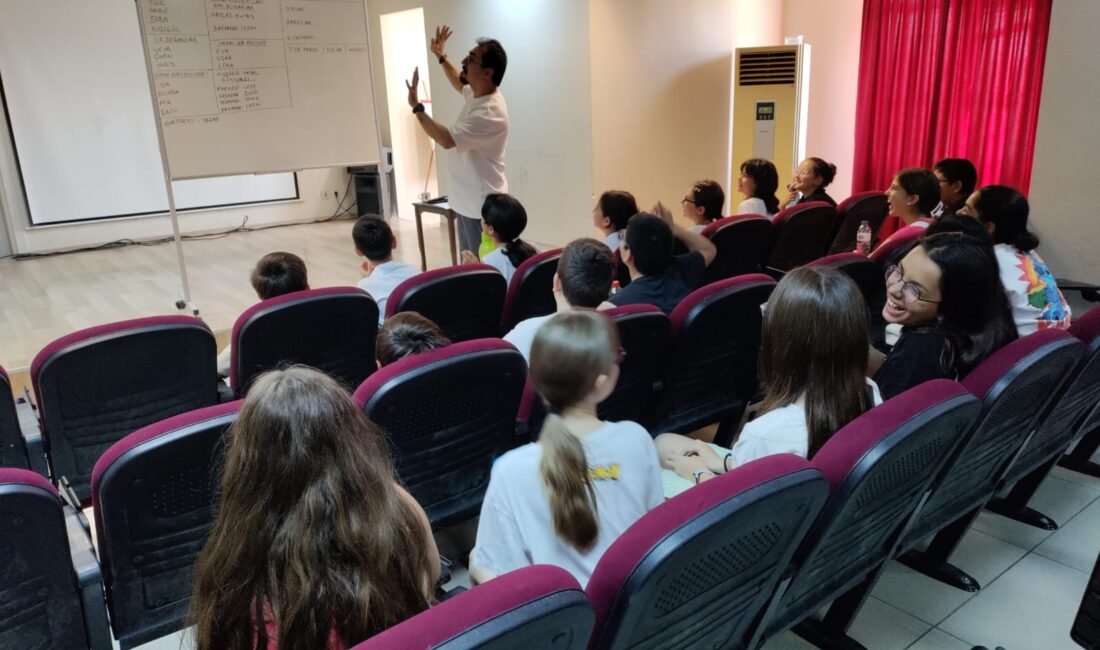 Çiğli Belediyesi’nin kültür-sanat çalışmaları kapsamında kurulan Gençlik Tiyatrosu yeni döneme