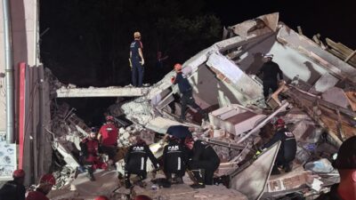 AFAD, Balıkesir’de deprem sonrası Türkiye Afet Müdahale Planı kapsamında hasar