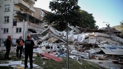 Balıkesir’in Sındırgı ilçesinde dün akşam meydana gelen 6.1 büyüklüğündeki deprem,