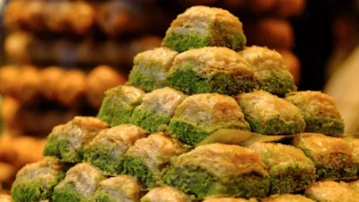 Antep fıstığında stok iddiaları sonrası fiyatların fırlamasının arkasından baklavaya yüzde