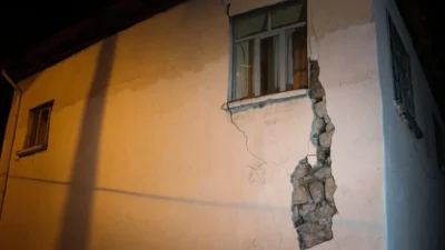 Balıkesir’in Sındırgı ilçesinde dün meydana gelen 6,1 büyüklüğündeki deprem nedeniyle