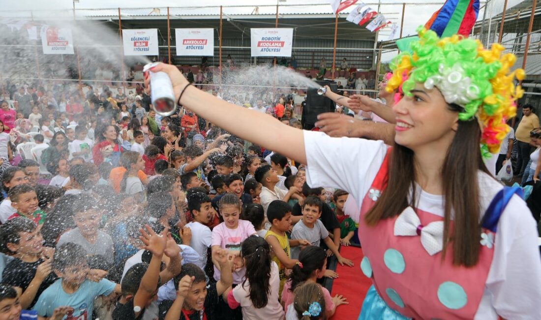 Bayraklı Belediyesi, Ağustos ayı boyunca dopdolu etkinlik takvimiyle ilçe sakinlerine