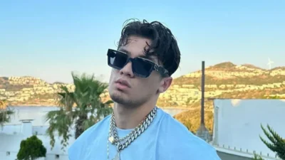 Tekirdağ’da konser sonrası silahlı saldırıya uğrayan rapçi Emirhan Çakal, hastaneden