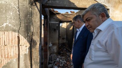 Cemil Tugay, evi yanan Cerit ailesini ziyaret ederek ihtiyaçların karşılanması