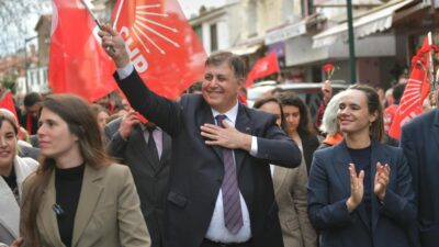 İzmir Büyükşehir Belediye Başkanı Cemil Tugay, CHP'de başlayan kongre sürecinde