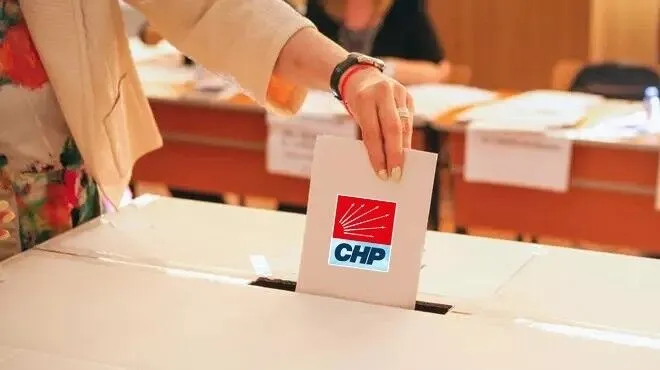 Cumhuriyet Halk Partisi'nde (CHP) kongre takvimi işlemeye devam ederken, İzmir’de