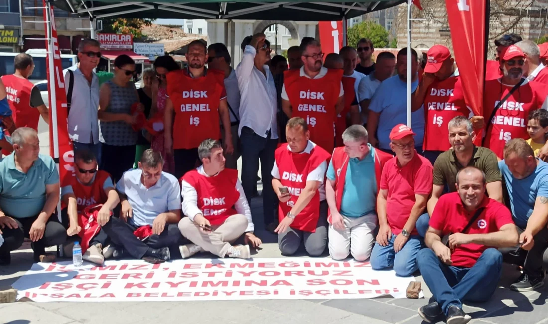 Karabağlar Belediyesi’nde maaş krizi büyüyor: Çalışanlardan alkışlı oturma eylemi Maaş ödemeleri aksayan Karabağlar Belediyesi’nde DİSK temsilcileri belediye yönetimiyle görüşmek