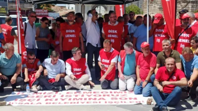 Maaş ödemeleri aksayan Karabağlar Belediyesi’nde DİSK temsilcileri belediye yönetimiyle görüşmek