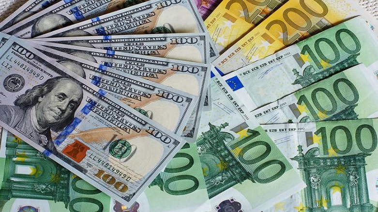 Haftanın son iş gününde döviz kurları yeniden tırmanışa geçti. Dolar