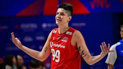 A Milli Kadın Voleybol Takımı oyuncusu Ebrar Karakurt, cesur bir