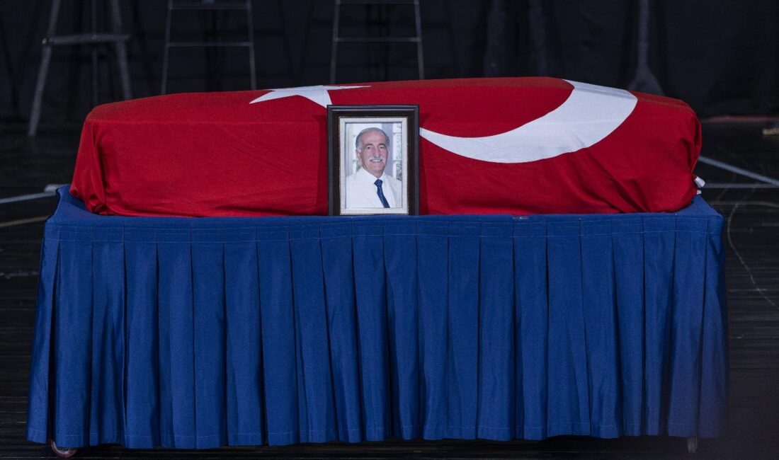 Yaşama veda eden Türkiye'de omurga cerrahisinin öncülerinden Dokuz Eylül Üniversitesi