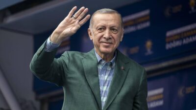 Cumhurbaşkanı Erdoğan başkanlığında toplanan AK Parti MKYK’da, ‘Terörsüz Türkiye Komisyonu’nun
