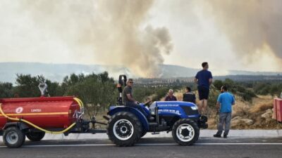 Çanakkale Gelibolu'da iki gündür süren yangın nedeniyle çok sayıda yerleşim