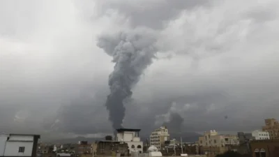 İsrail ordusu, Yemen’in başkenti Sana’da İran destekli Husilere yönelik büyük