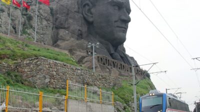 DEMOKRAT GÜNDEM-HABER MERKEZİ-İZBAN yetkilileri memur sendikalarının aldığı karar doğrultusunda ülke