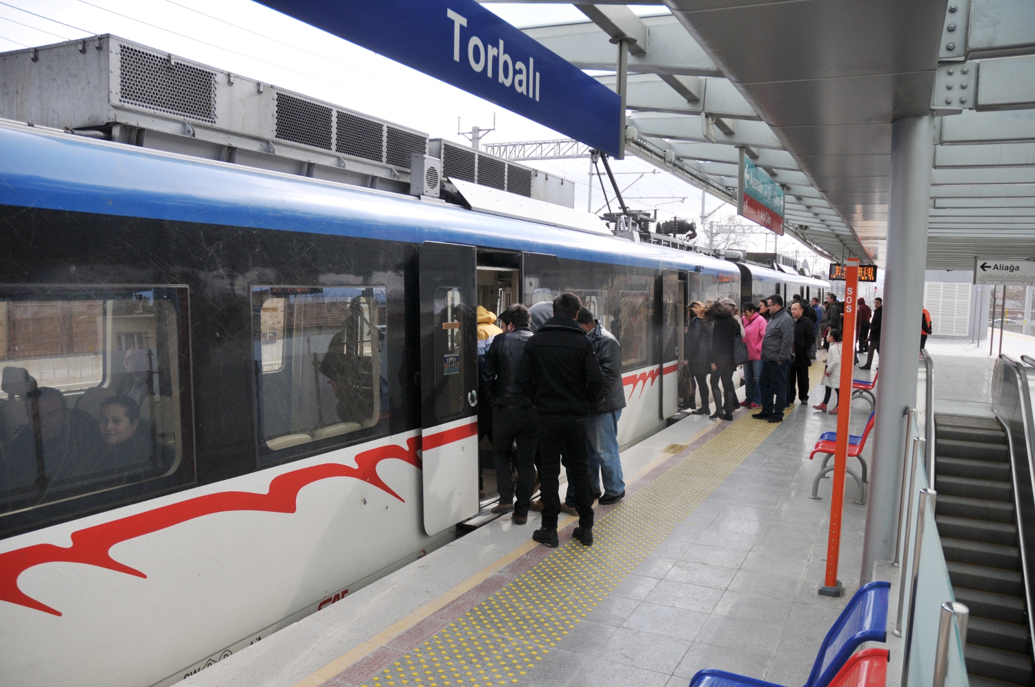 İzmir Banliyö Taşımacılığı Sistemi Ticaret A.Ş (İZBAN), kentte yüz binlerce