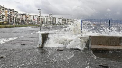 Meteoroloji’den İzmir dahil 12 il için fırtına uyarısı: Kuzey Ege
