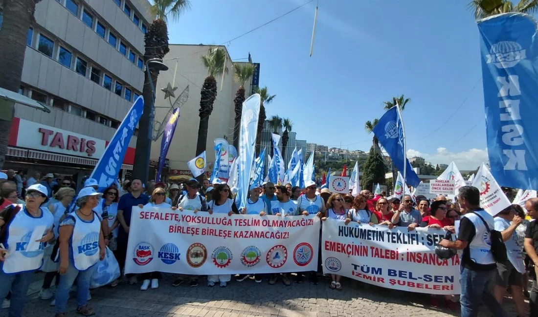 İzmir’de KESK, BASK ve Tüm Emekliler Sendikası’nın çağrısıyla kamu çalışanları