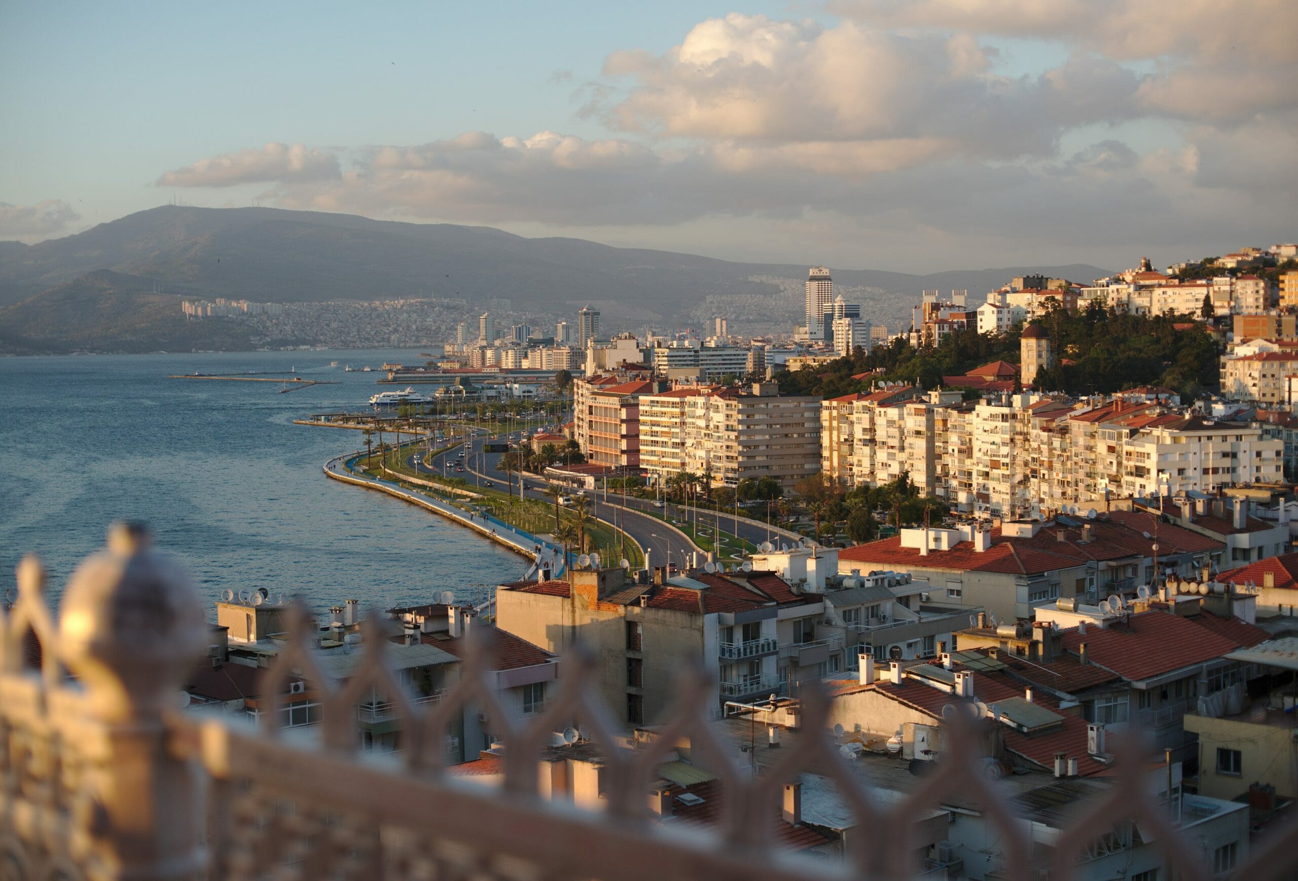 Kıyı Ege Belediyeler Birliği'nin açtığı davada Danıştay, İzmir genelindeki 11
