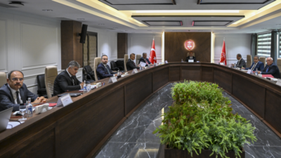 Memur ve memur emeklilerinin 2026-2027 yıllarındaki maaş zammı için bir