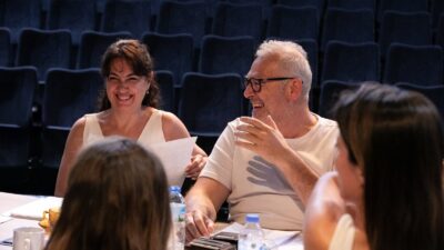 Yeni sezonda seyircisiyle buluşmak için hazırlıklarını sürdüren İzmir Şehir Tiyatroları,