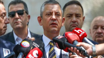 CHP Genel Başkanı Özgür Özel, TBMM’de çalışmalarını sürdüren Milli Dayanışma,